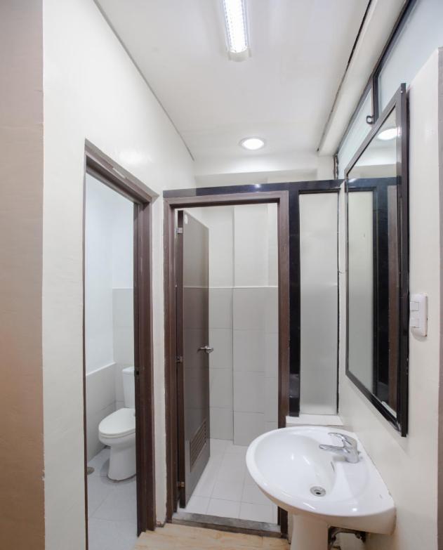 Monchere Dormitory Маніла Екстер'єр фото